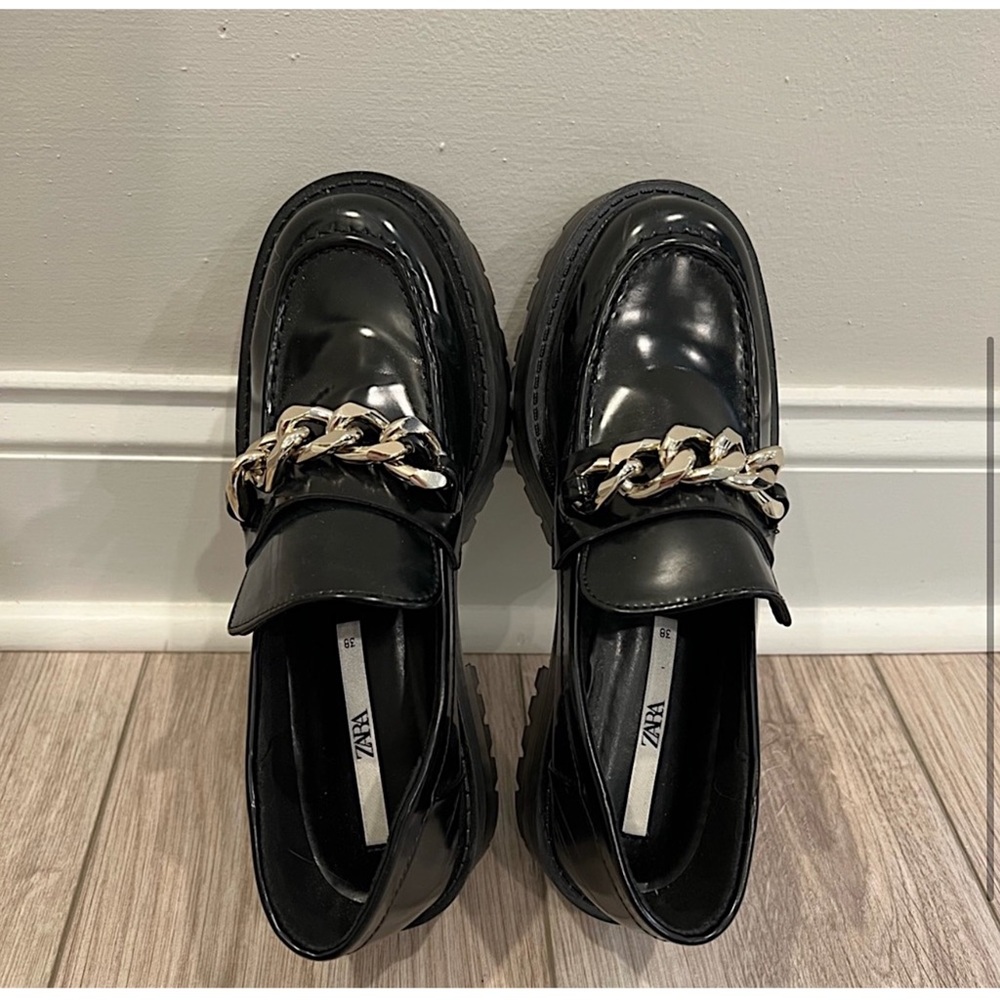 Zara Chain Loafers 7.5